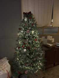 대형트리가 반겨주는 카페🎄