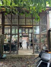 GOOD SLOW CAFE พักผ่อนที่คาเฟ่ในวันหยุด