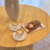 슈크림이 맛있는 조용한 방콕 카페 GLIG CAFE🍀