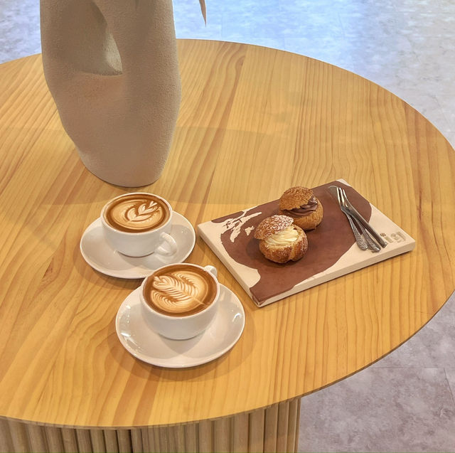 슈크림이 맛있는 조용한 방콕 카페 GLIG CAFE🍀
