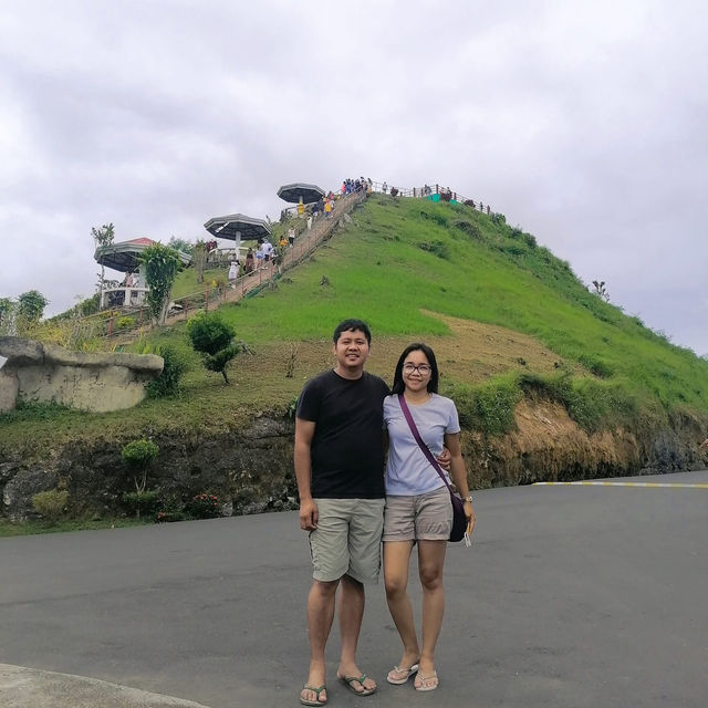 CHOCOLATE HILLS IN BOHOL, PHILIPPINES 
