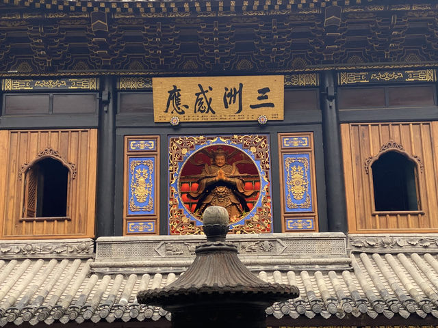 Luohan Temple วัดเก่าแก่กลางเมืองฉงชิ่ง