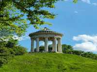 Monopteros（蒙多普特斯）－探索慕尼黑的古典魅力與壯麗景觀🏛️🌳，這是一個不容錯過的寶藏📸✨