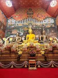 ไหว้พระพุทธไตรรัตนายกที่วัดพนัญเชิง