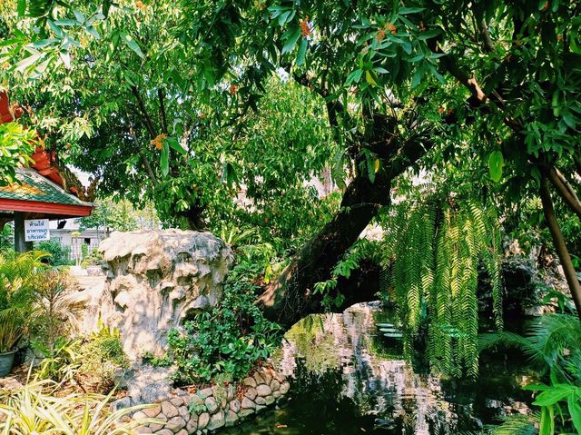 泰國曼谷湄南河畔關帝廟、昭披耶天空公園、佩雲寺、網紅拍照📸餐廳一日遊行程，適合拍照📸打卡