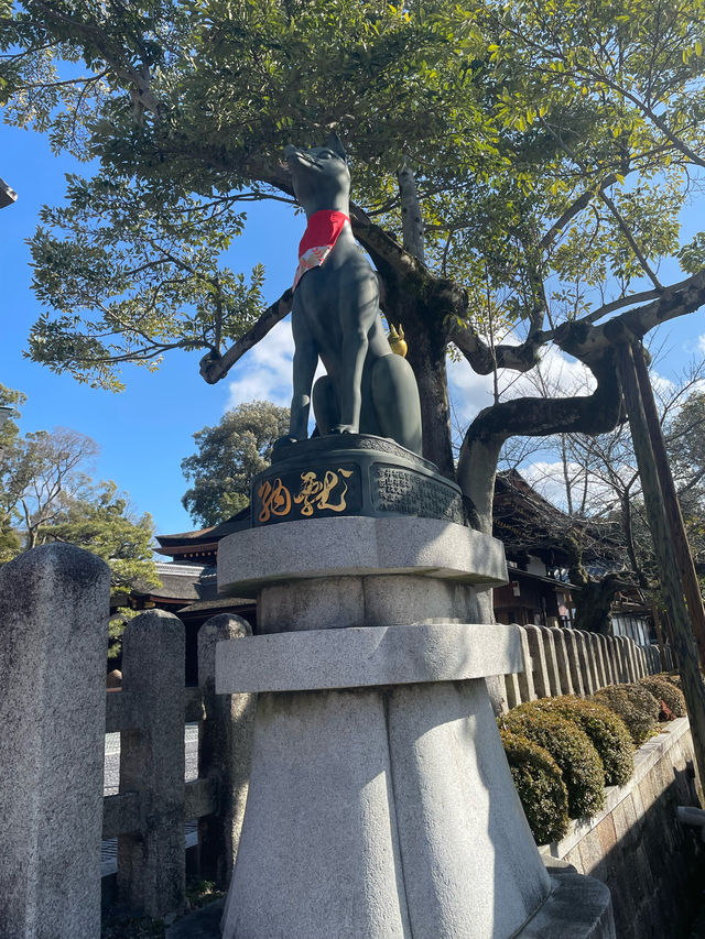 ⛩️穿越千本鳥居⛩️，探索伏見稻荷大社的神秘魅力🦊