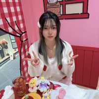 웨이팅 난리난 명동 헬로키티 애플카페🍎