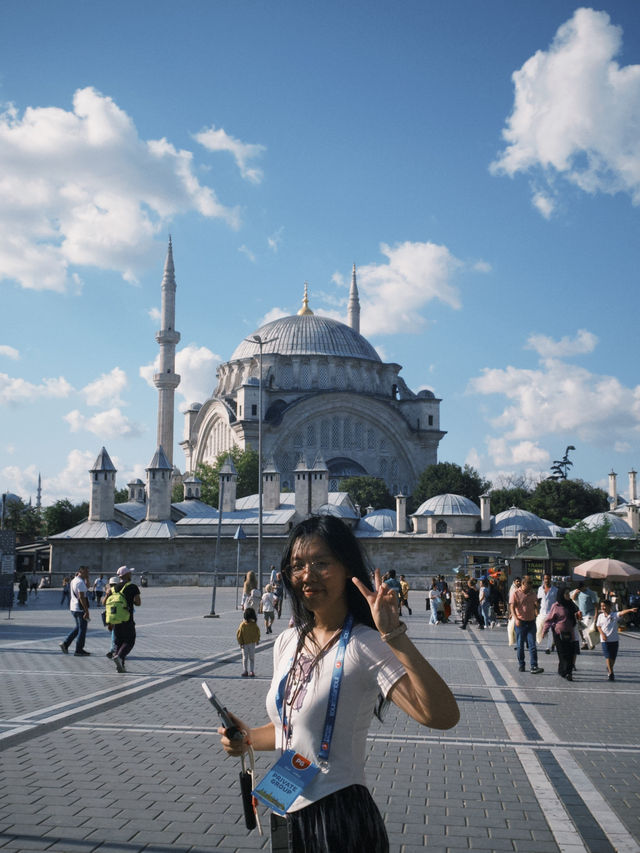 Spring Strolls in Istanbul: A Blooming City Escape 🌸🕌