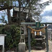 【義経岩】伝説が息づく神秘の岩