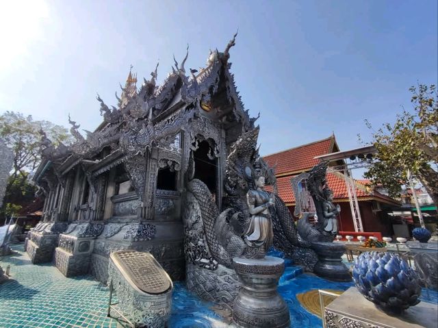 สุดตระการตา อุโบสถเงิน หลังแรกของโลก