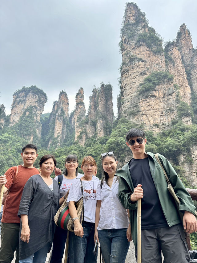 🌿🏔️Zhangjiajie: A Must-Visit Floating Mountains & Scenic Trails 