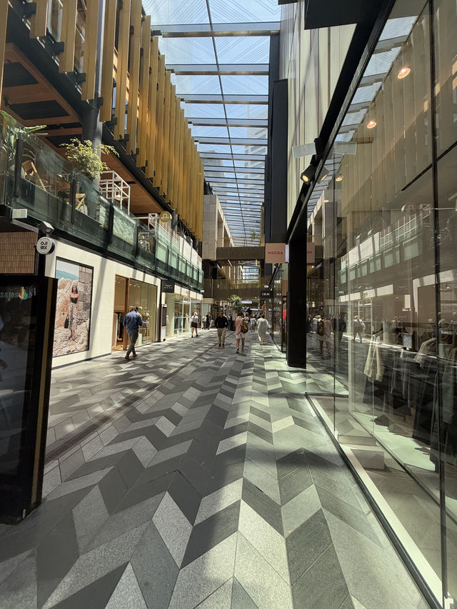 Fall In Love With Downtown Auckland, An Architectural Wonderland 🏢🏙️🌃