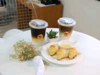 รมณ์ คาเฟ่บ้านสีขาว 
