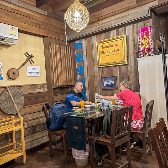กิ๋นข้าวลำแต้ๆ 🍽️ที่เฮือนม่วนใจ ม่วนแต้ม่วนว่า