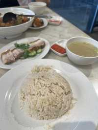 雞王 Gai Wong —— 雞的確係王，叉燒燒肉就一般啦