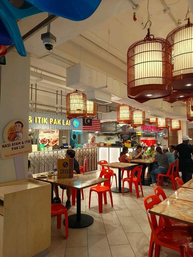 A Little Rest at the Cosy Café @ Central Market 