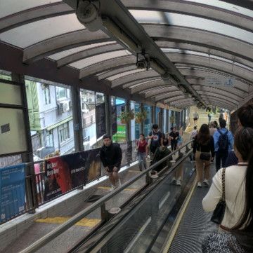 香港中環エスカレーター2026最新攻略！運行時間と行き方＆周辺グルメ徹底解説(02)