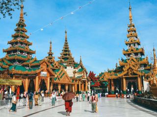 🌏 Myawaddy Mischief: Border Bazaars, Boat Rides & the Best Noodles You’ll Ever Cry Over