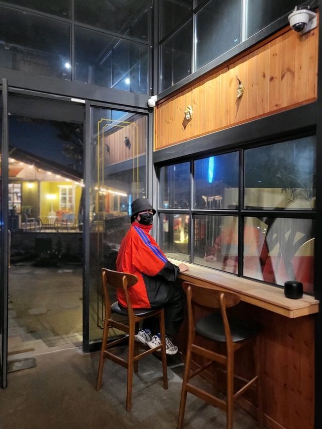시골집 온듯 낭만적 오두막 감성을 느끼는 부산카페