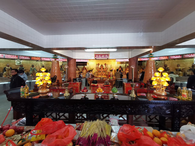 Yuen Yuen Institute – วัดสามศาสนาแห่งฮ่องกง