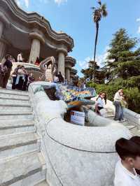 【スペイン バルセロナ】カラフルポップな世界遺産。グエル公園！
