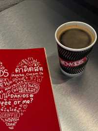Dakids Cafe คาเฟ่สไตล์ลอฟต์โทนดาร์ก