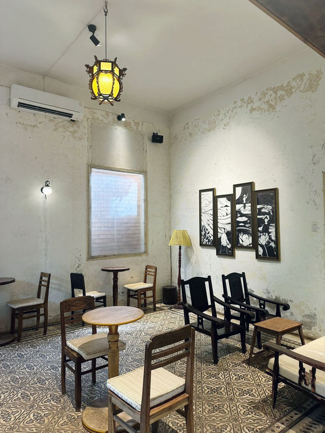 🇻🇳胡志明市古建築裡的咖啡館 Dabao Concept
