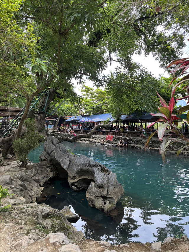 มาวังเวียง ยังไงก็ต้องไปเที่ยว Blue lagoon