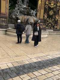 Glowing in Gold - the Golden Jewel Gates