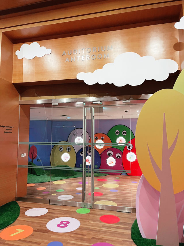 Afternoon Walk Discovery: Ngee Ann Kongsi Concourse Gallery & Y-Lab at National Gallery Singapore