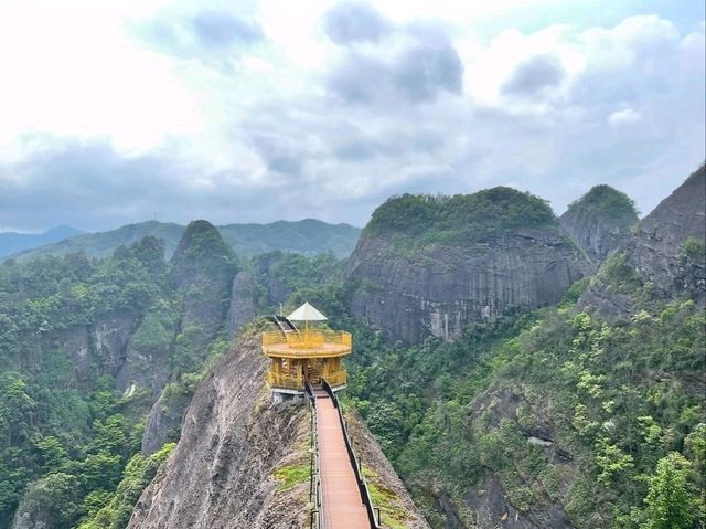 That Jaw-Dropping Cliffside Walk