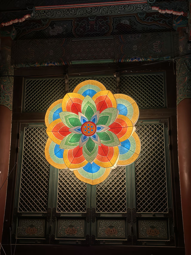 Lanterns and Twilight: My First Night at Bongeunsa Temple