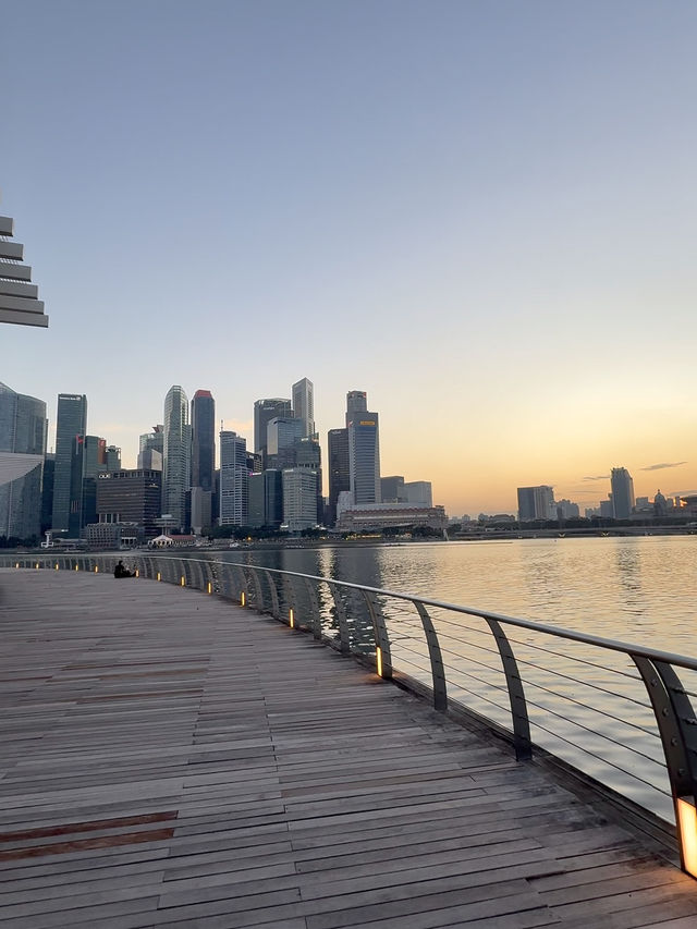 Marina Bay at Dusk: A Peaceful Evening Path with City Views
