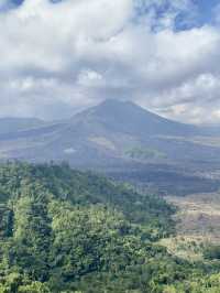 Mount Batur Stared Me Down While I Ate — Just Another Day in Kintamani