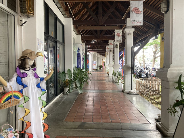 แหล่งรวมของกินร้านดังที่ “จริงใจวิลเลจ”   