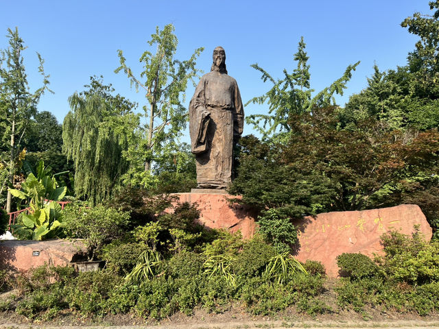 🌿 Huanhuaxi Park – A Calm Escape in the Heart of Chengdu