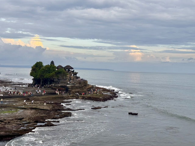 “Caught the Golden Hour at Tanah Lot Temple 💛🏜️”