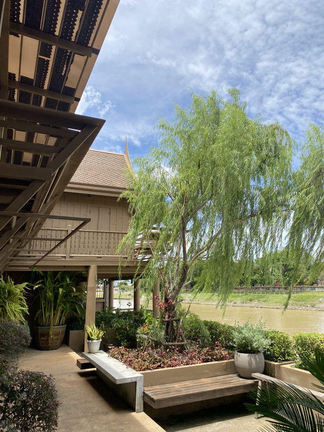รีวิว: ศยามะ คาเฟ่ – คาเฟ่ริมน้ำอยุธยา 🥤✨