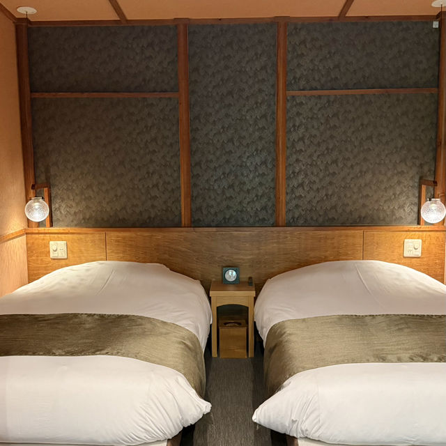 5つ星ホテルの部屋 木の香りが最高に癒される