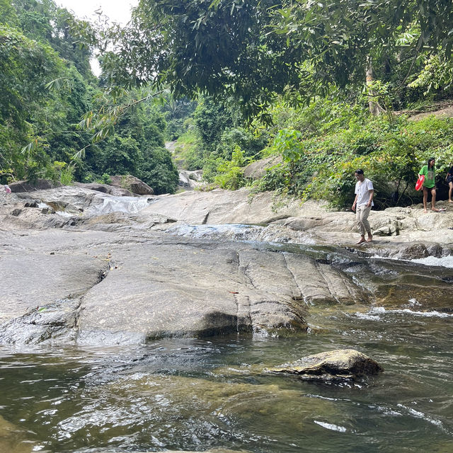 น้ำตกวังไม้ปัก Wangmaipak Waterfall 