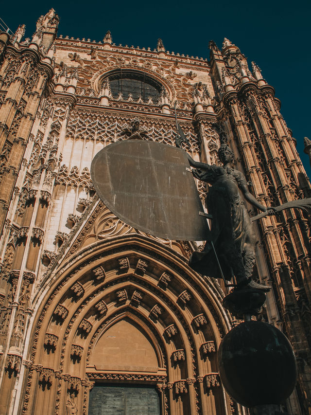 A Towering Wonder – My Visit to Catedral de Sevilla