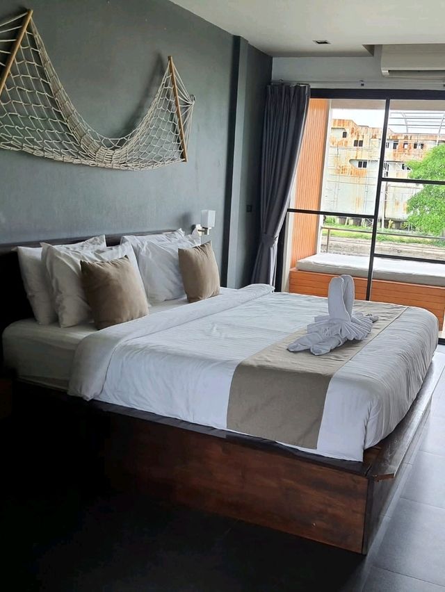 Baan Tah on the sea บางเสร่