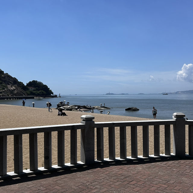 Gulangyu on a Budget: How to Conquer the ‘Piano Island’ Without Going Broke"** 🎹🏝️   