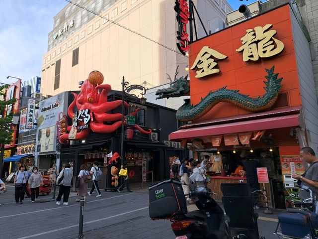 大阪逛街人氣道頓堀！霓虹燈下的購物與美食天堂！