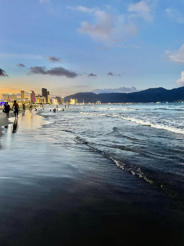 파도 위 여유🌊 다낭 My Khe Beach 