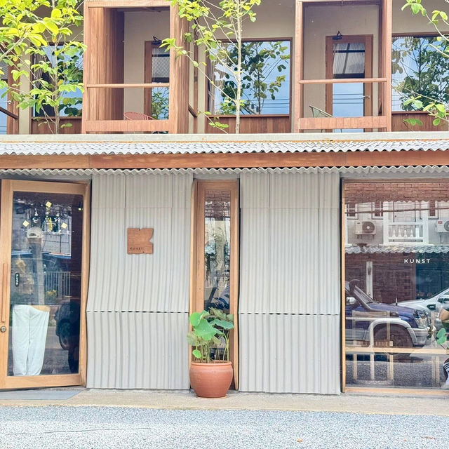 Kunst Bake n’ Cof –คาเฟ่มินิมอลสุดอบอุ่นกลางอยุธยา