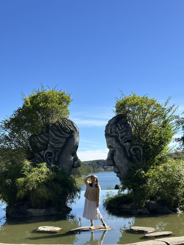🇻🇳Dreamy Kissing Heads at Da Lat’s Clay Tunnel 🗿