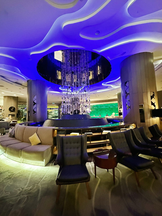 Elegance in Transit – Le Méridien KL Lobby Vibes ✨