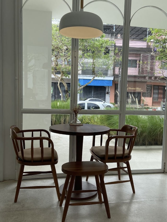 Double 3 Craft Cafe, Minimalist Charm Meets Cozy Comfort in Hat Yai
