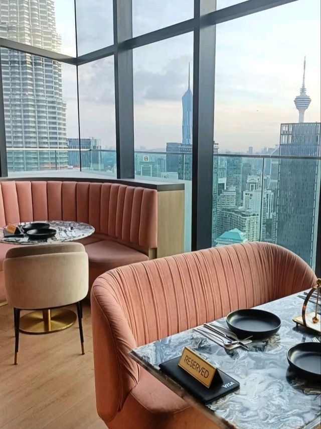 🗼🇲🇾 Petronas Twin Towers – The Icon of Kuala Lumpur